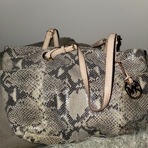 COPY - COPY - Michael kors pocketbook